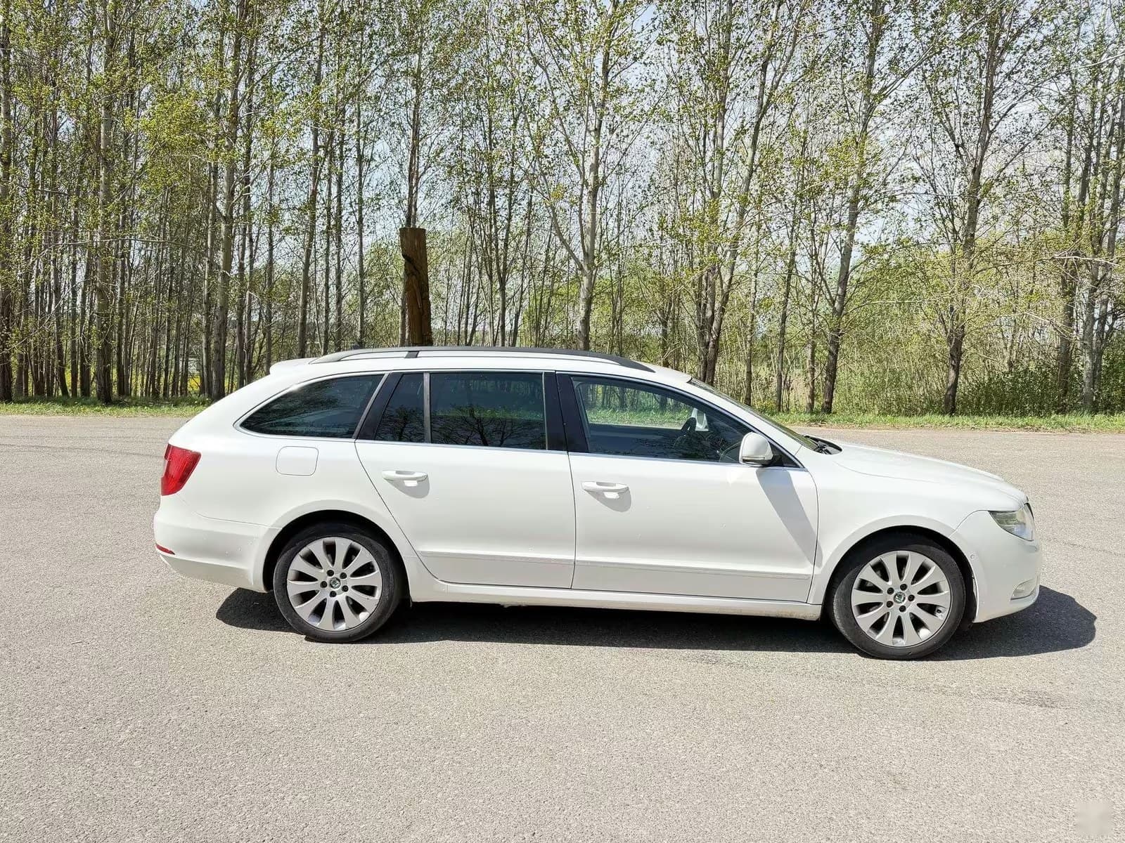 Skoda Superb 2010 – nuotrauka 4