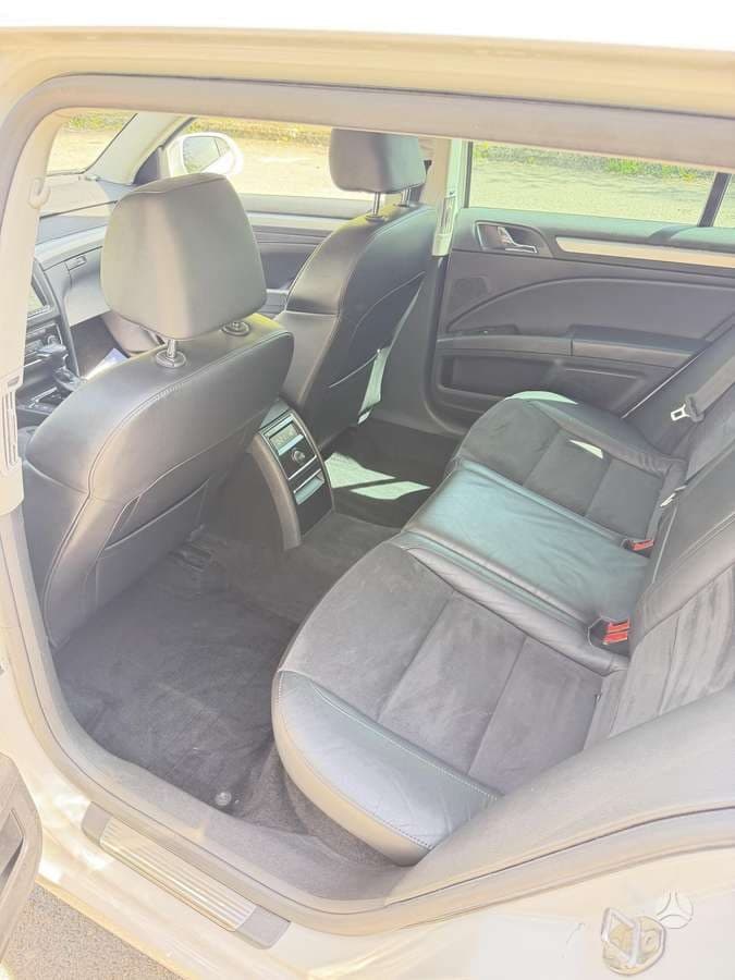 Skoda Superb 2010 – nuotrauka 9