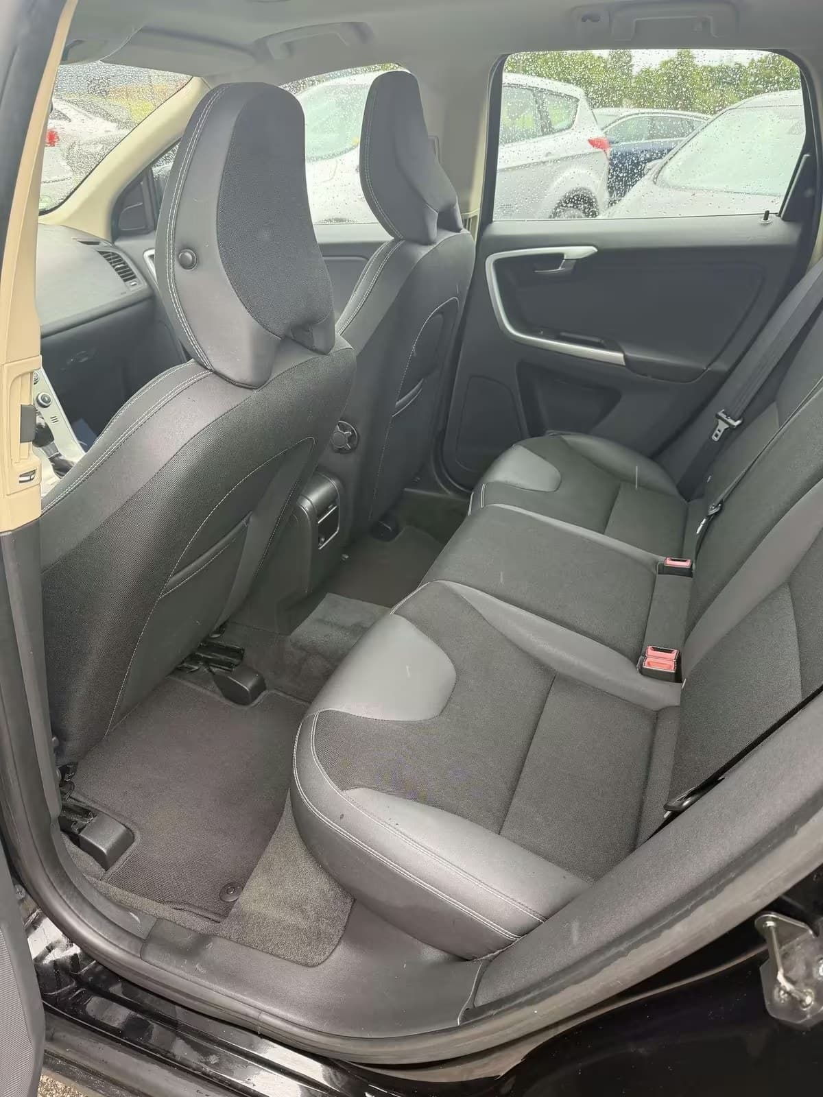 Volvo XC60 2010 – nuotrauka 9